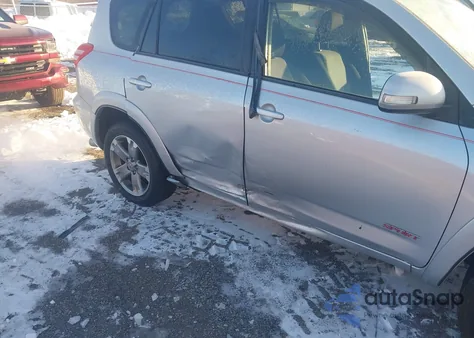 2009 Toyota Rav4 Sport V6 z USA, uszkodzony, nr VIN JTMBK32V295072038